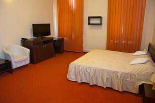 Отель Hotel Victoria Тимишоара Стандартный двухместный номер с 1 кроватью или 2 отдельными кроватями-6